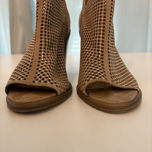 Vince Camuto Ankle Booties US 9M Tan 4"Block Stacked Heel Peep Toe Sparkley - Picture 5 of 9